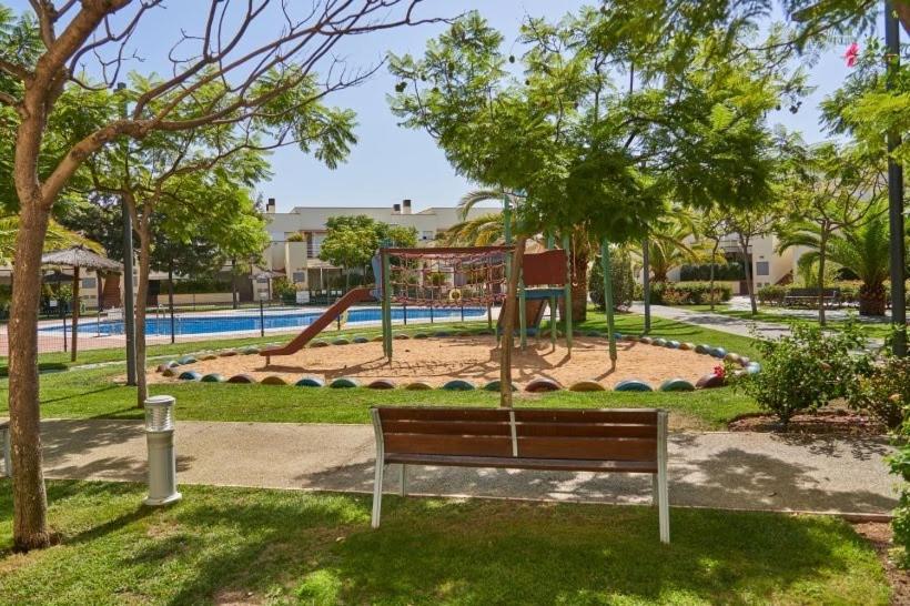 Apartamento Primera Linea De Playa Isla Cristina Urbanizacion Zarati Buitenkant foto